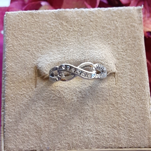 FREE WPurchase! NEW Silver Infinity ring - Picture 3 of 5